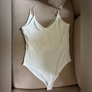 Scoop neck White Bodysuit